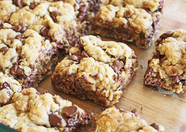 Oatmeal Chocolate Chip Bars from Jamie Cooks It Up!