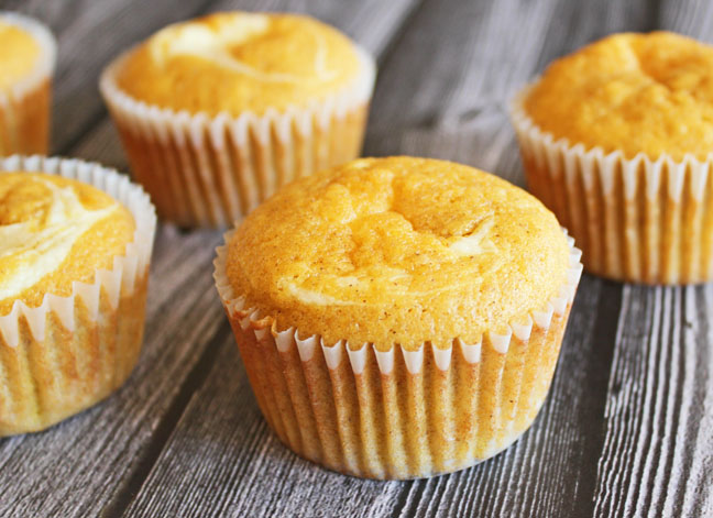 pumpkin-cream-cheese-swirl-muffins