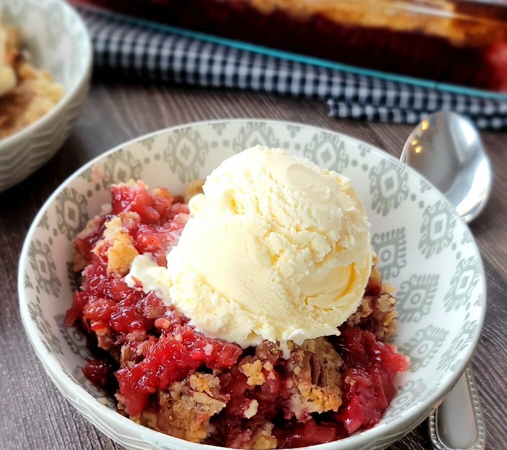 Easy-Cherry-Cobbler-Cake-Miz-